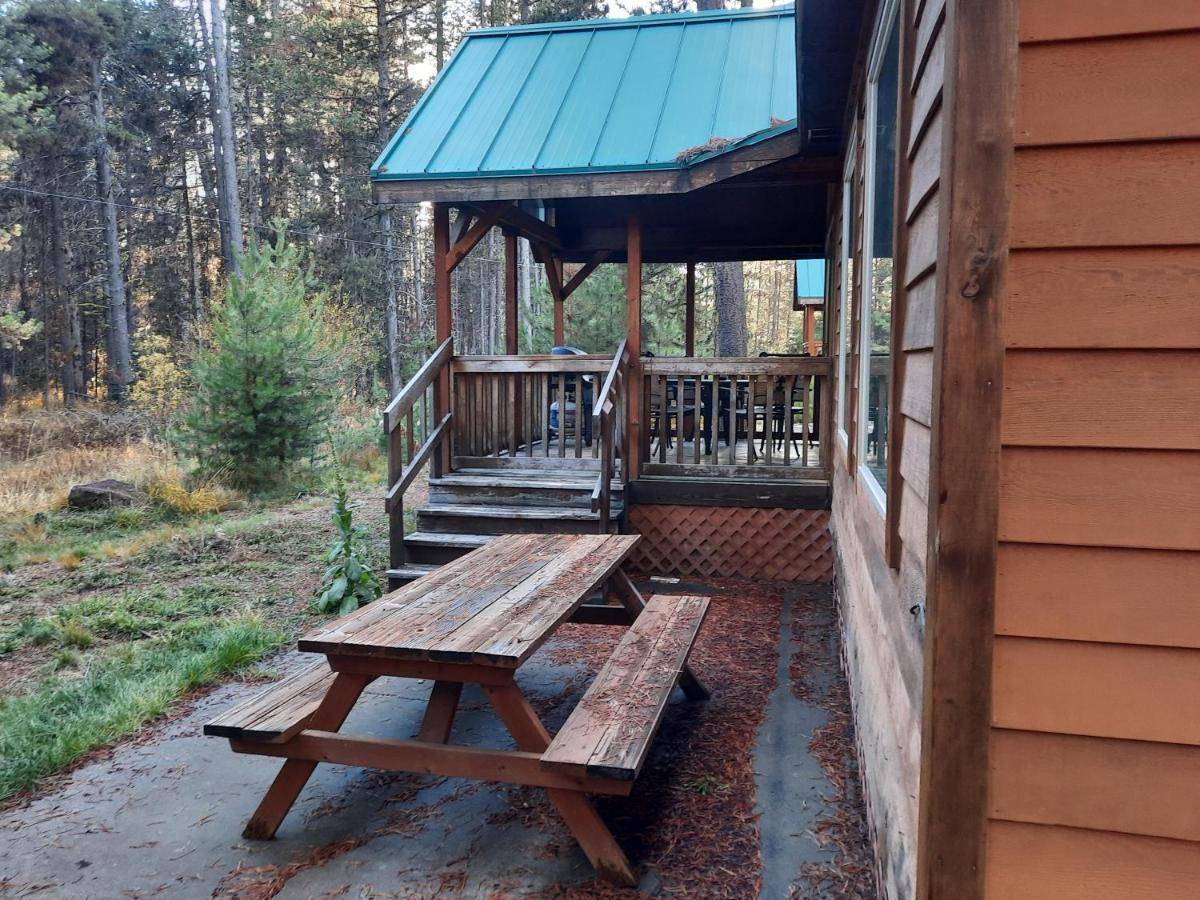 Willamette Pass Inn & Chalets Odell Lake Exterior photo